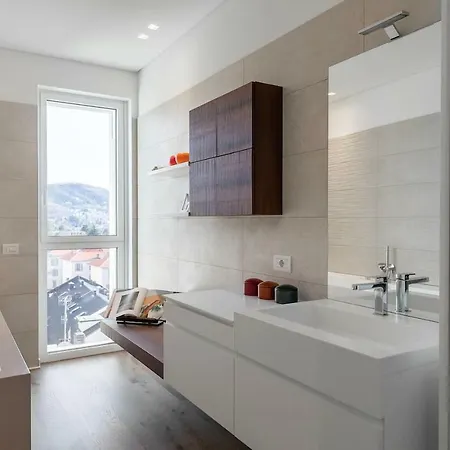 شقة Luxury Lake View & *