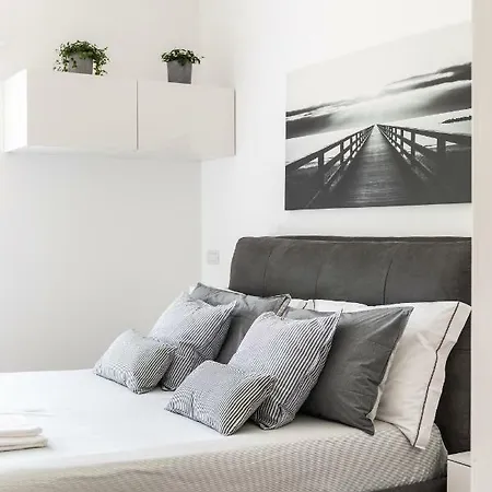 Luxury Lake View & شقة
