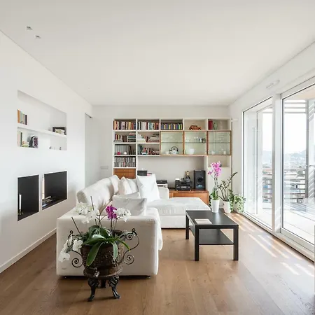 דירה Luxury Lake View &