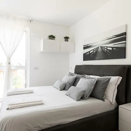 شقة Luxury Lake View &