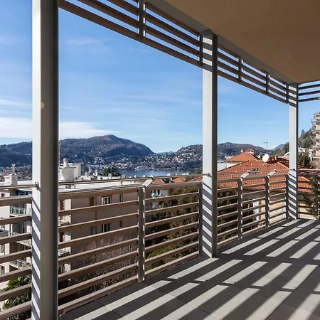 Luxury Lake View & شقة